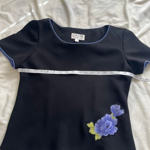 Vintage 90s/Y2K Studio I Petite black purple short sleeve top with flower sz 12P - Picture 5 of 6
